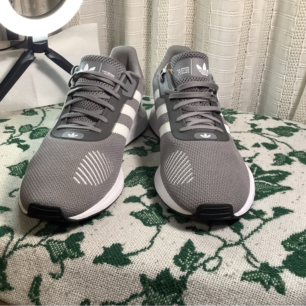 Adidas Swift Run X